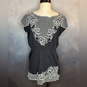 🖤BCBG Maxazria Embroidered -Tunic Size L🖤